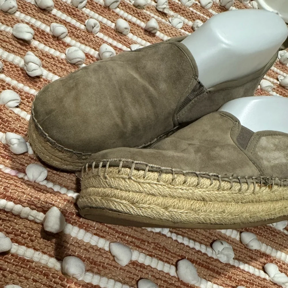 Sam Edelman Carrin Tan Slip-On 1 inch Stitched Espadrilles- Size 7.5